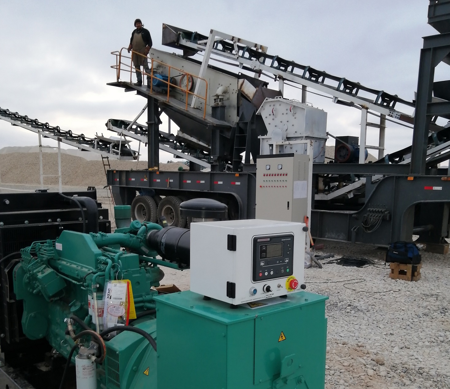 Planta móvil con generador Cummins